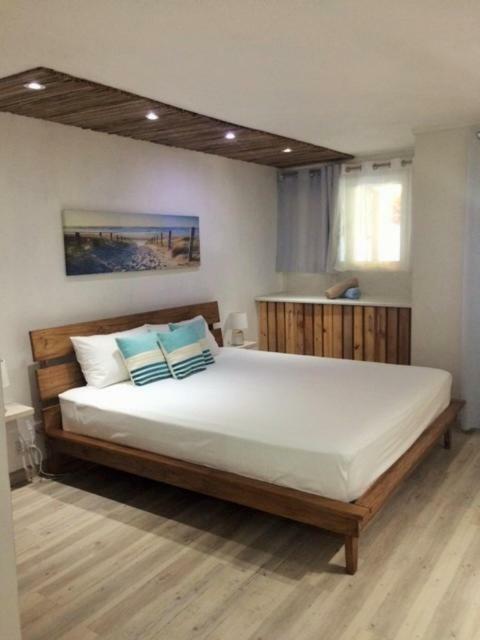 Holiday Surf Lodge Tamarin Exterior foto